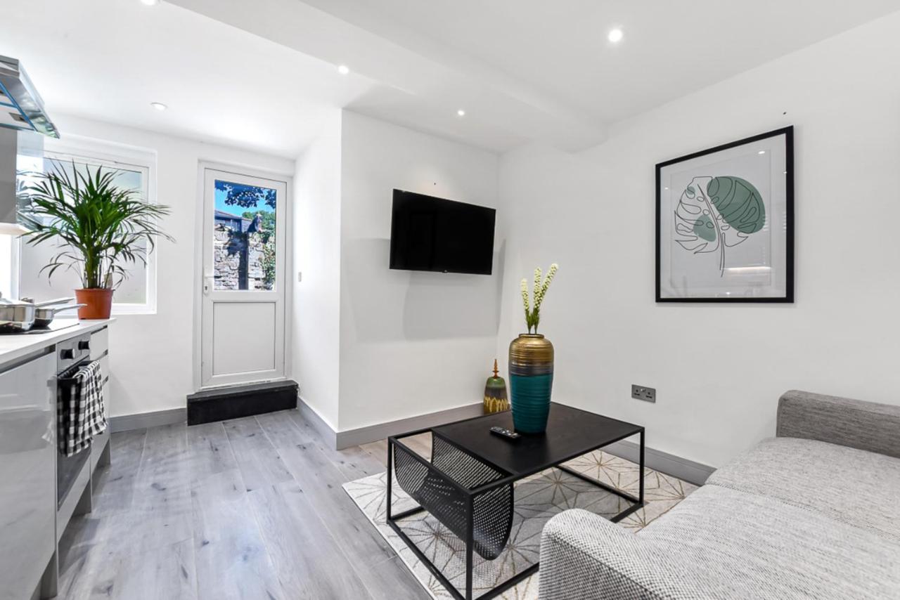 Lovely 2 Bedroom Apartment In Greater 伦敦 外观 照片